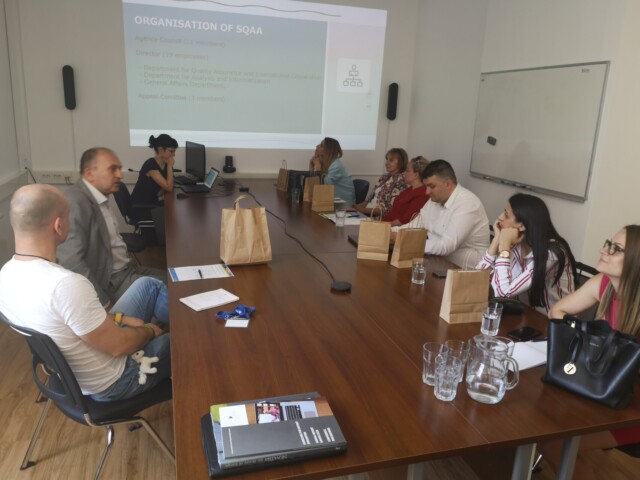 Udeleženci študijskega obiska iz Makedonije na predstavitvi